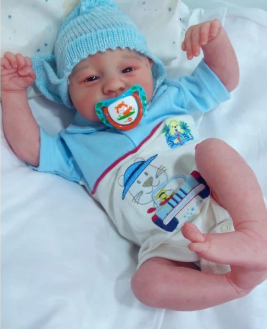 bebe reborn menino,
bebe reborn,
boneca bebe reborn,
boneca reborn,
bebê reborn realista,
bebe reborn corpo de pano